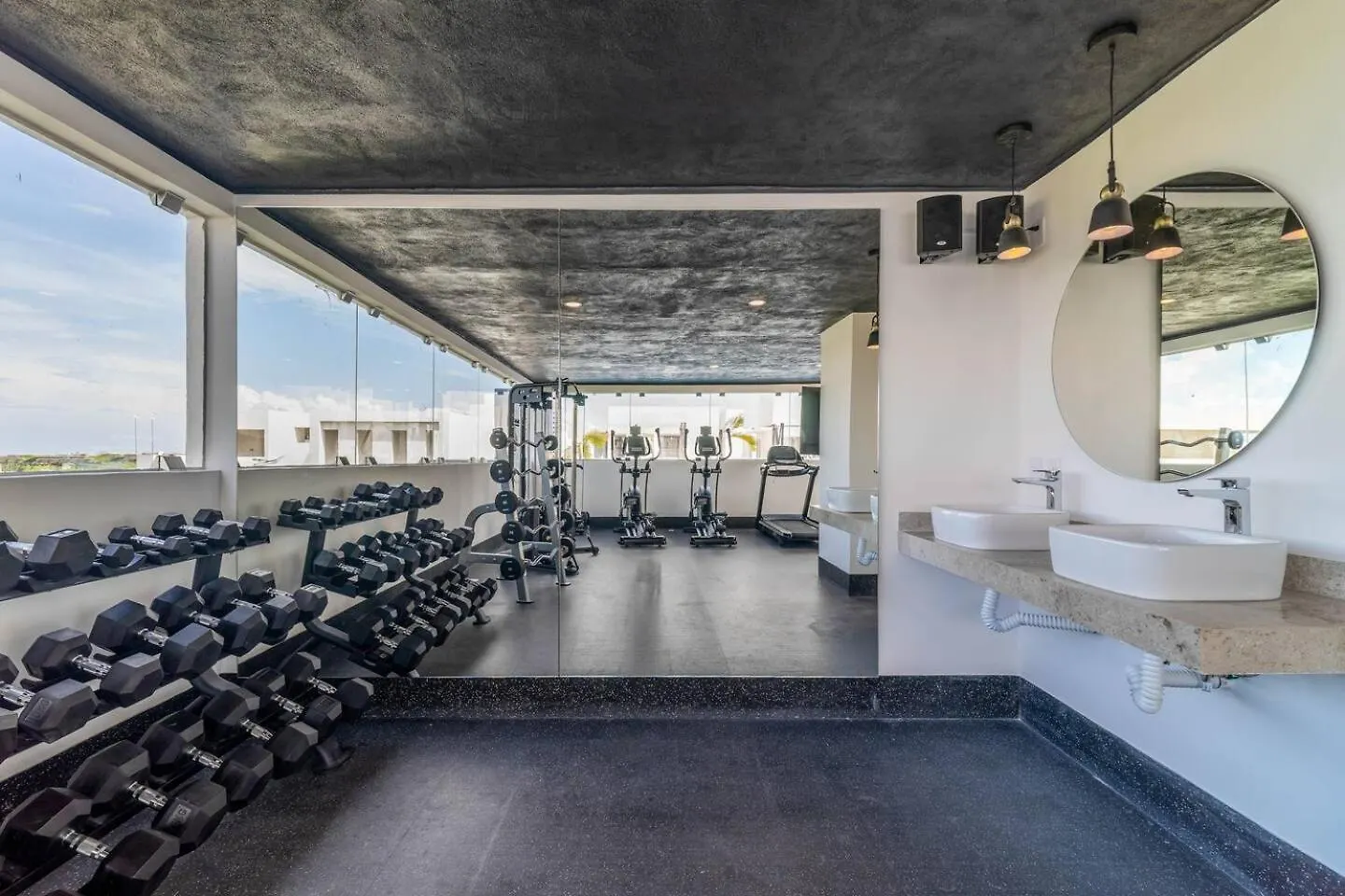2 Bd Suite With Private Balcony, Rooftop Pool, Gym Tulum